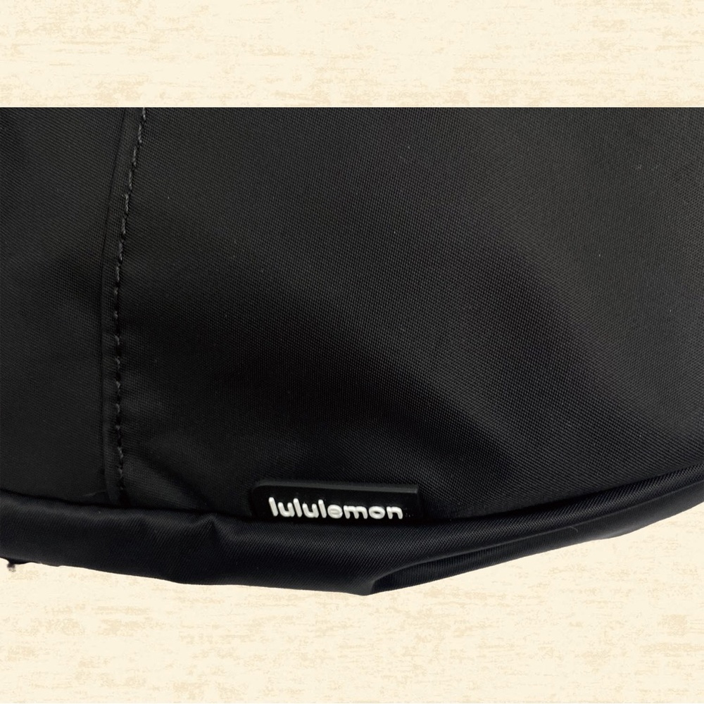 Lululemon All Night Festival Bag 2L (Black/Gold) - Picture 5 of 7